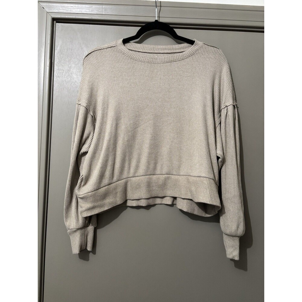 SO Womenās Cropped Tan Athleisure Long Sleeve Top Size XL